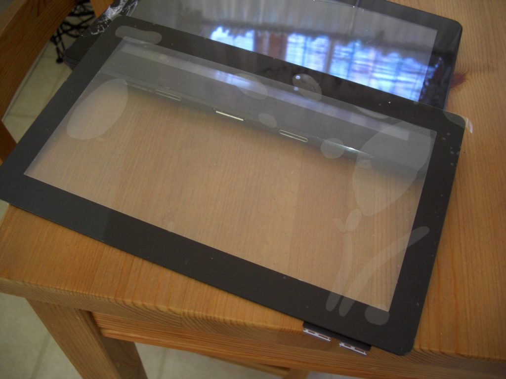 Replacing the screen of the TA100TAF could be an "exercise in futility".