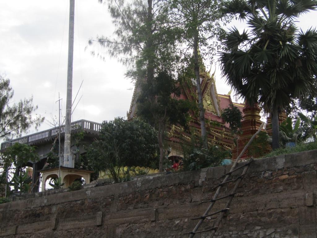 While majority of Cambodians are Buddhists, we saw some structures with 'crosses" (symbol of the Christian faith) on them.