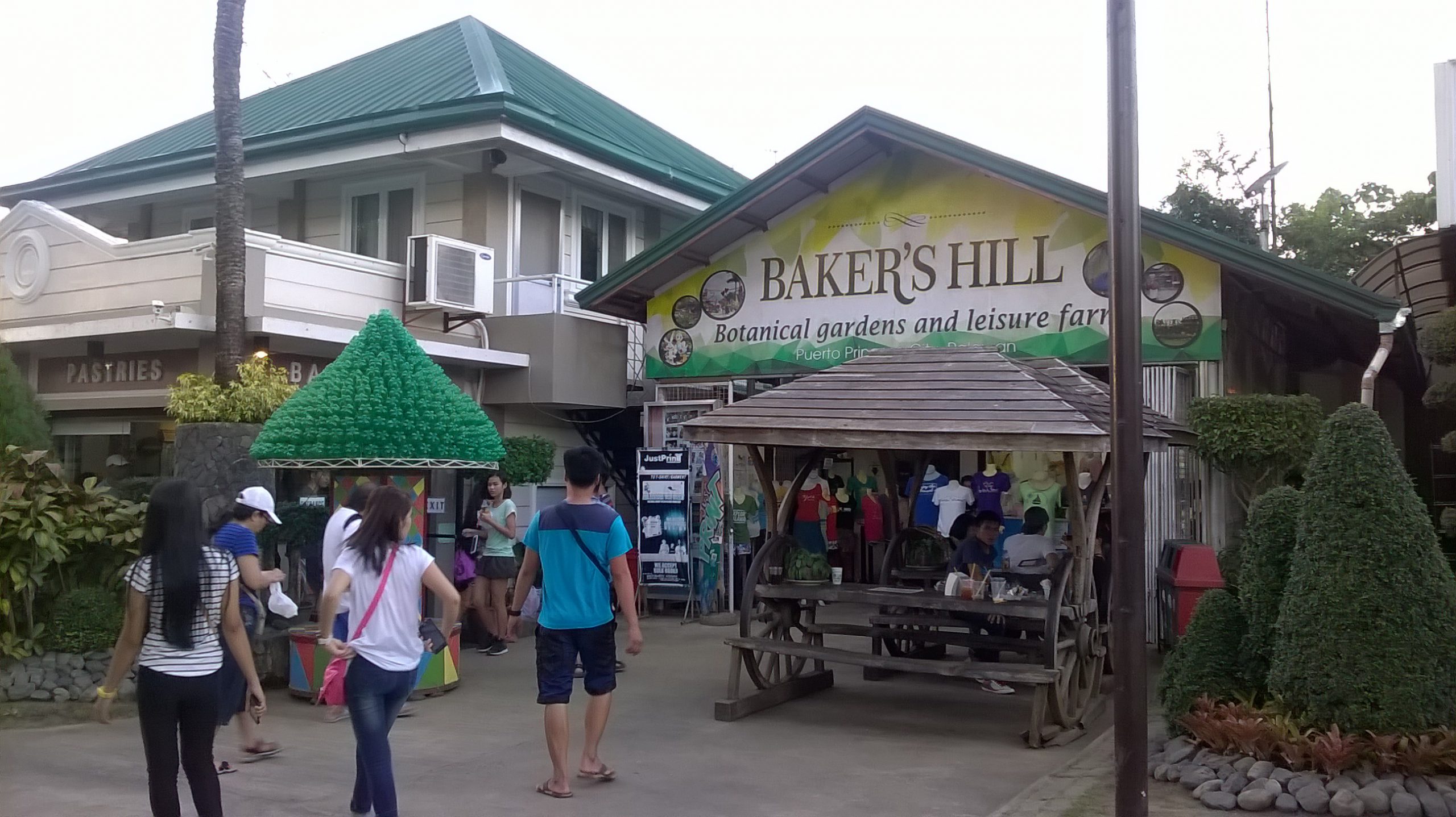 Baker's Hill is a popular destination among foodies, local or foreign tourists.