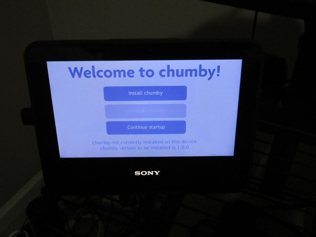 A USB stick (at least, 256 KB) is required to install the Chumby patch for your Sony Dash (model HID-C10 only).