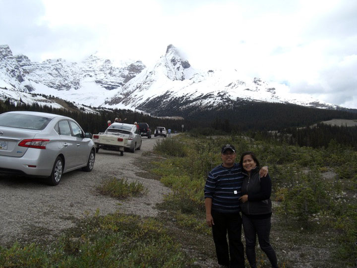 Taking a short "photo break" before entering Jasper. It's almost the end of summer but the peaks are already ice-laden Taking a short "photo break" before entering Jasper. It's almost the end of summer but the peaks are already ice-laden.